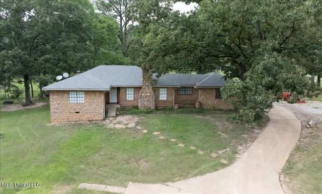 108 Wynndale Lake Road, Terry, MS 39170