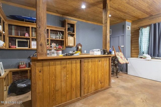 108 Wynndale Lake Road, Terry, MS 39170
