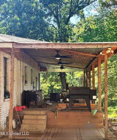 108 Wynndale Lake Road, Terry, MS 39170