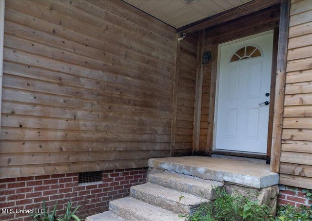 108 Wynndale Lake Road, Terry, MS 39170