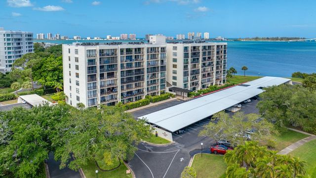 100 OAKMONT LANE 402, Belleair, FL 33756