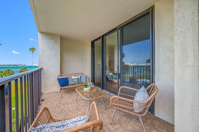 100 OAKMONT LANE 402, Belleair, FL 33756