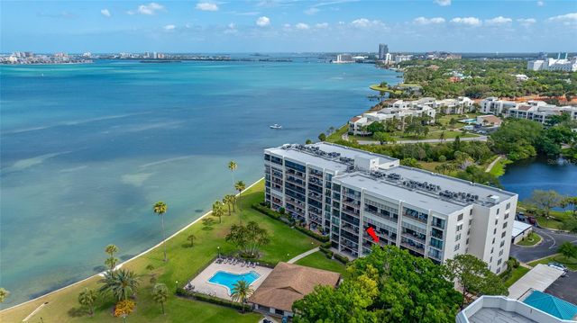 100 OAKMONT LANE 402, Belleair, FL 33756