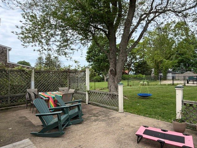 24 Freeborn Street, Newport, RI 02840