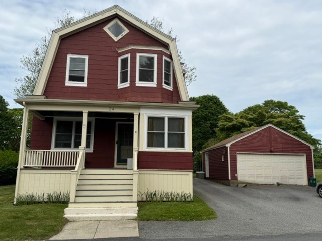 24 Freeborn Street, Newport, RI 02840