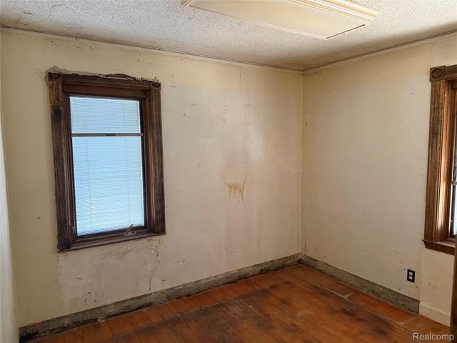 1176 Progress Avenue, Lincoln Park, MI 48146