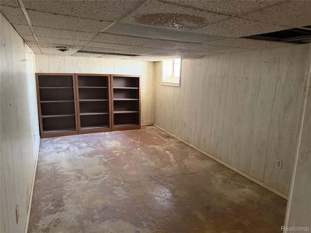 1176 Progress Avenue, Lincoln Park, MI 48146