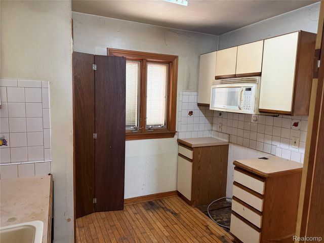 1176 Progress Avenue, Lincoln Park, MI 48146