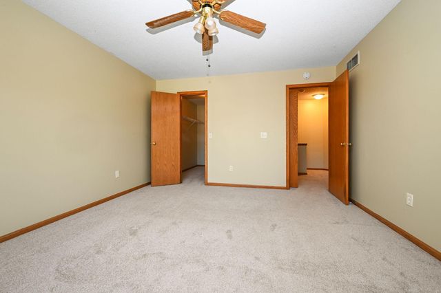 1883 121st Lane NW 911, Coon Rapids, MN 55448