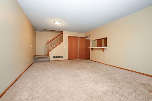 1883 121st Lane NW 911, Coon Rapids, MN 55448