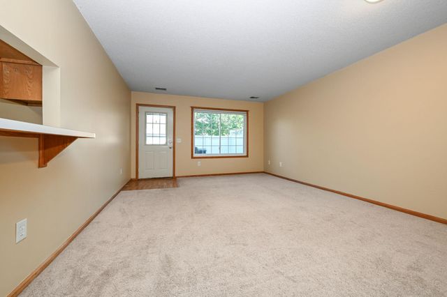 1883 121st Lane NW 911, Coon Rapids, MN 55448