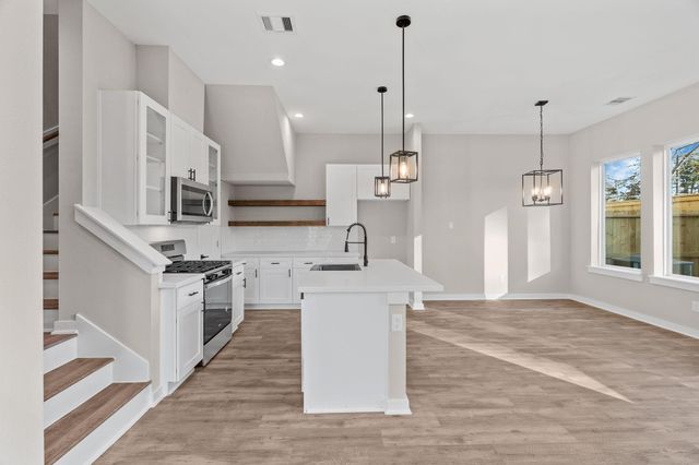 5915 Wheatley Hollow Lane, Houston, TX 77091
