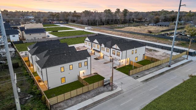 5915 Wheatley Hollow Lane, Houston, TX 77091