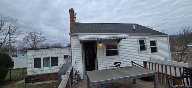 2 Ivy Road, Mastic Beach, NY 11951