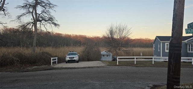 2 Ivy Road, Mastic Beach, NY 11951