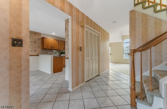 60 Phlox Ct, Readington Twp., NJ 08889