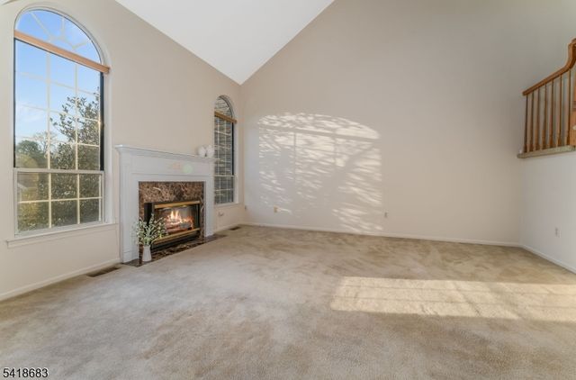 60 Phlox Ct, Readington Twp., NJ 08889