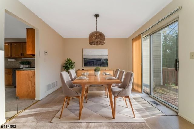 60 Phlox Ct, Readington Twp., NJ 08889