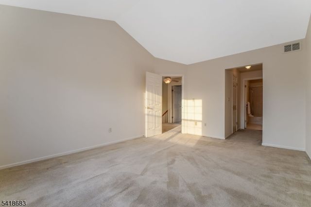 60 Phlox Ct, Readington Twp., NJ 08889