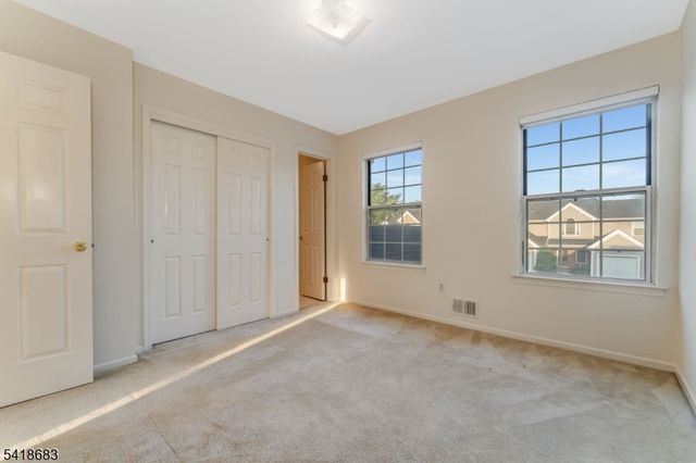 60 Phlox Ct, Readington Twp., NJ 08889