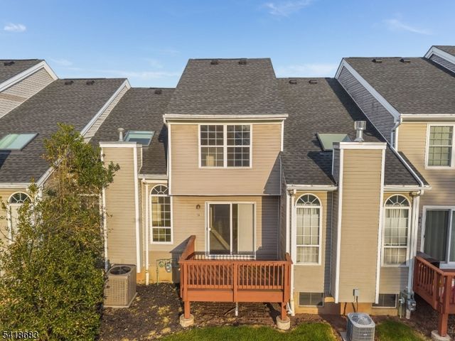 60 Phlox Ct, Readington Twp., NJ 08889