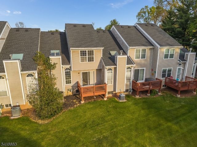 60 Phlox Ct, Readington Twp., NJ 08889
