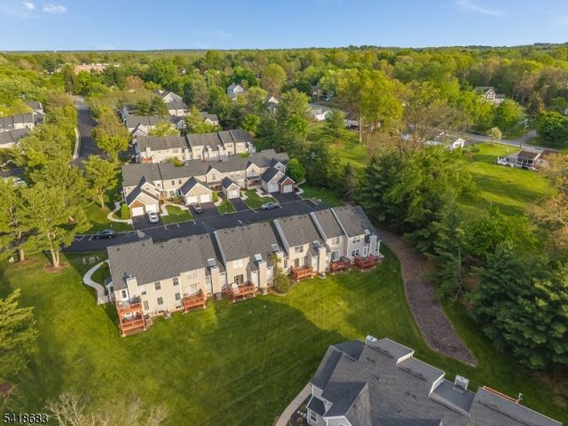 60 Phlox Ct, Readington Twp., NJ 08889