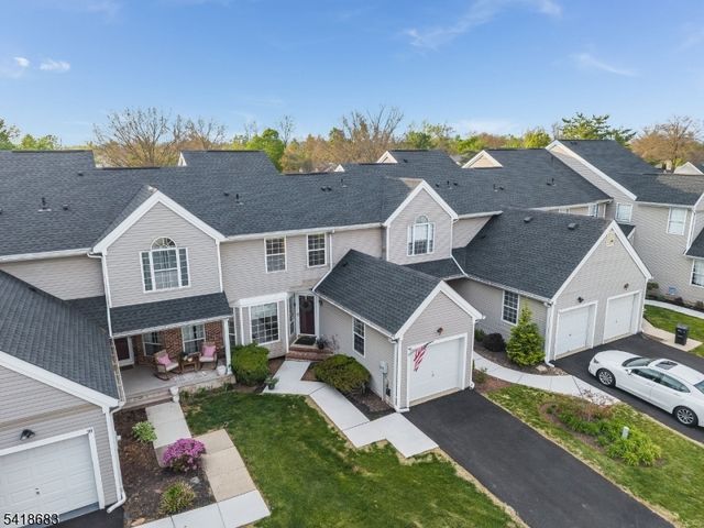 60 Phlox Ct, Readington Twp., NJ 08889