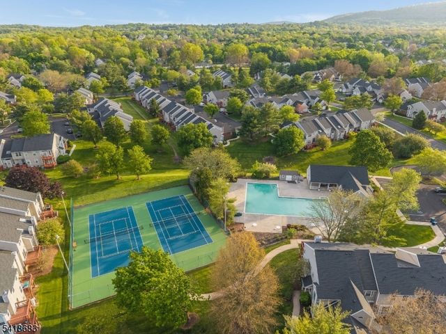 60 Phlox Ct, Readington Twp., NJ 08889