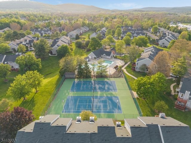 60 Phlox Ct, Readington Twp., NJ 08889