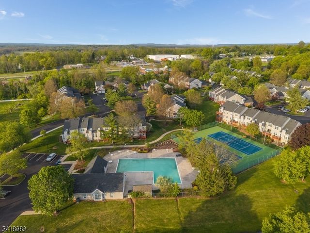 60 Phlox Ct, Readington Twp., NJ 08889
