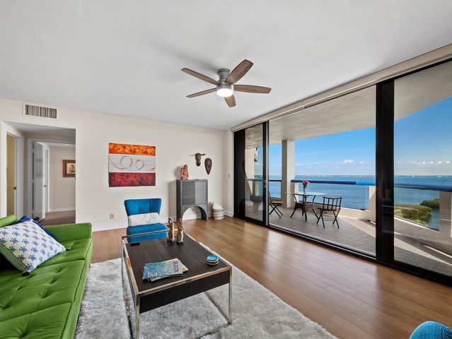 2110 HARBOURSIDE DRIVE 547, Longboat Key, FL 34228