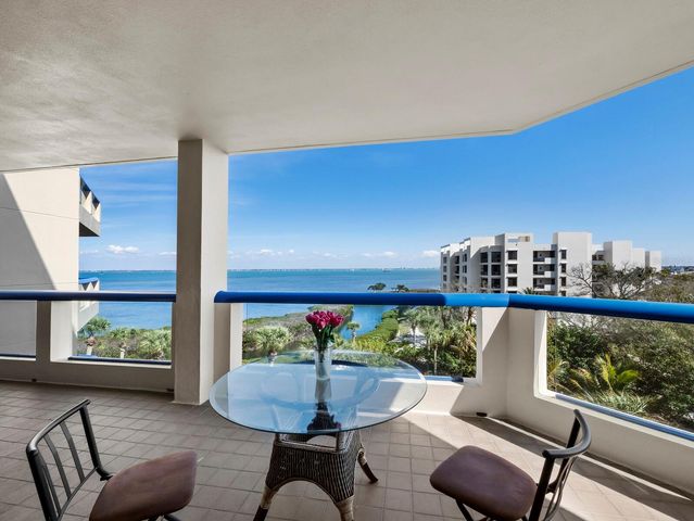 2110 HARBOURSIDE DRIVE 547, Longboat Key, FL 34228