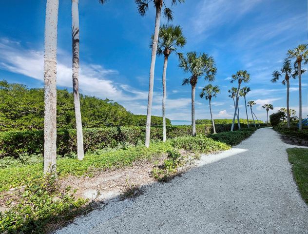 2110 HARBOURSIDE DRIVE 547, Longboat Key, FL 34228