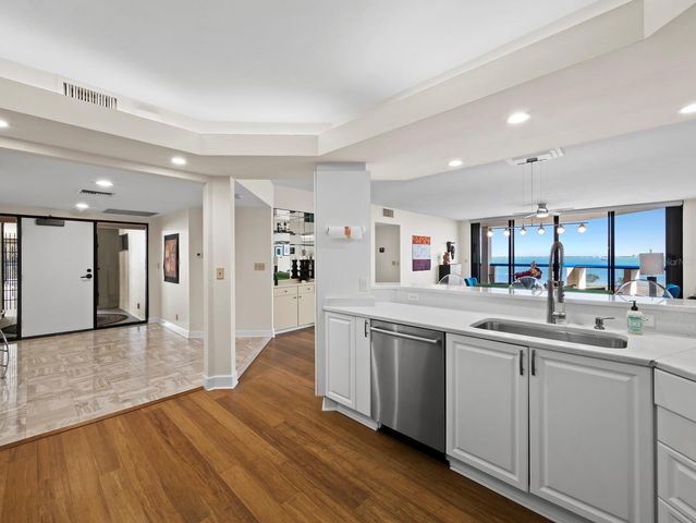 2110 HARBOURSIDE DRIVE 547, Longboat Key, FL 34228