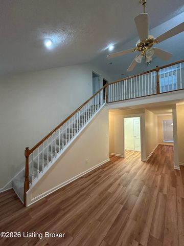 6821 Wynde Manor Dr, Louisville, KY 40228