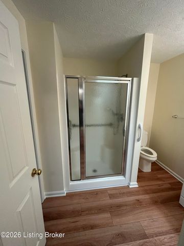 6821 Wynde Manor Dr, Louisville, KY 40228