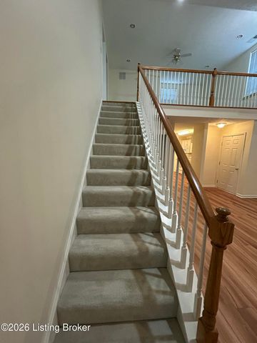 6821 Wynde Manor Dr, Louisville, KY 40228