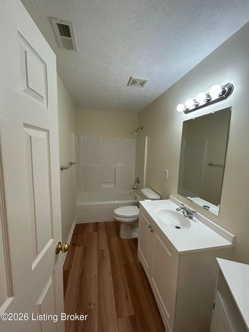 6821 Wynde Manor Dr, Louisville, KY 40228