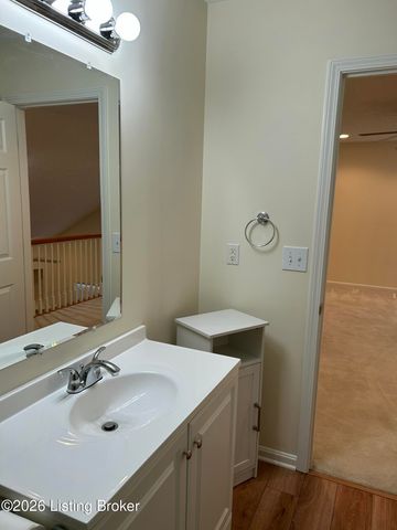 6821 Wynde Manor Dr, Louisville, KY 40228