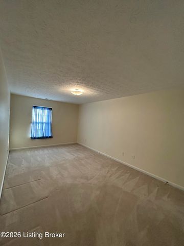 6821 Wynde Manor Dr, Louisville, KY 40228