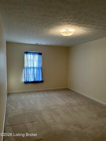 6821 Wynde Manor Dr, Louisville, KY 40228