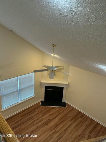 6821 Wynde Manor Dr, Louisville, KY 40228