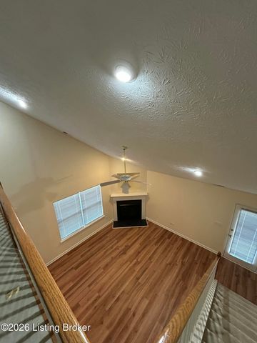 6821 Wynde Manor Dr, Louisville, KY 40228