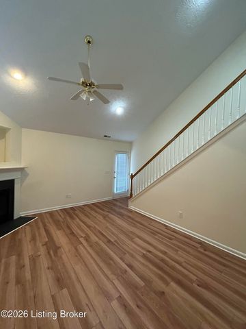 6821 Wynde Manor Dr, Louisville, KY 40228