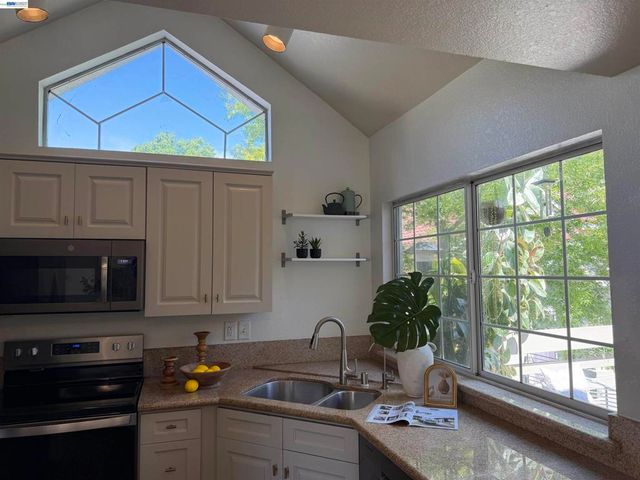 7265 Cronin Cir, Dublin, CA 94568