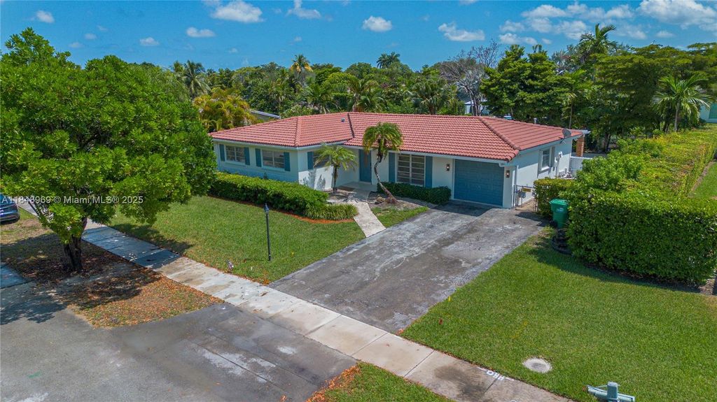 10420 SW 98th St, Miami, FL 33176