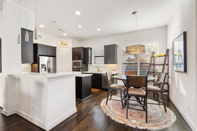 5911 Rose Street, Houston, TX 77007