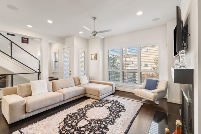 5911 Rose Street, Houston, TX 77007