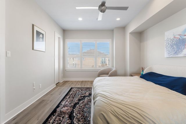 5911 Rose Street, Houston, TX 77007